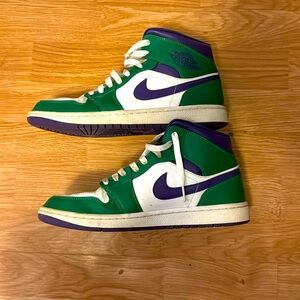 Air Jordan 1 Mid 'Incredible Hulk' 554724-300